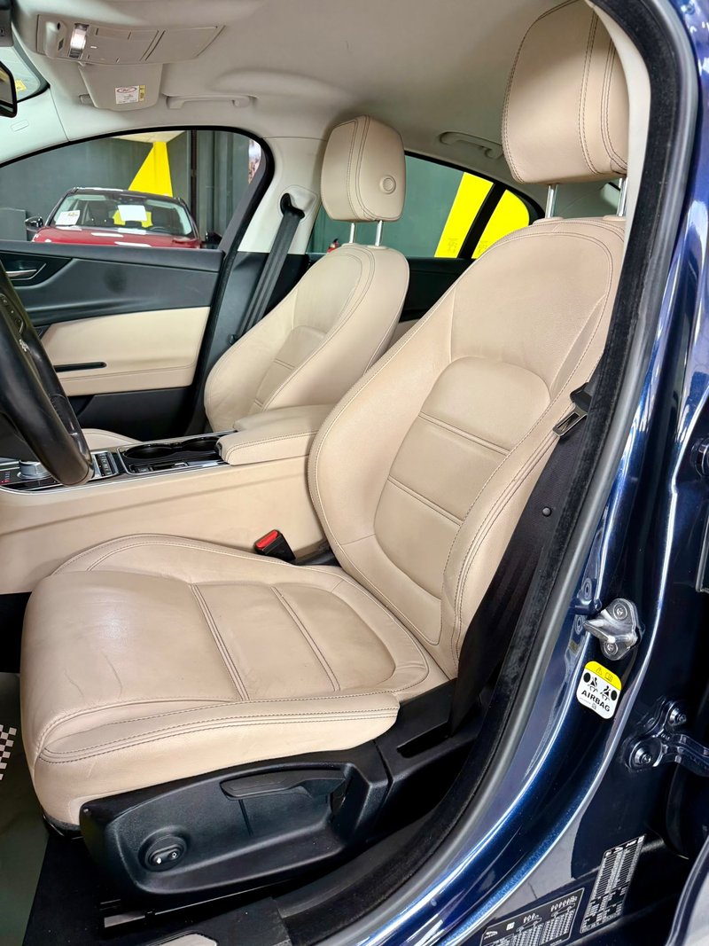 Jaguar XE 2016, foto 12