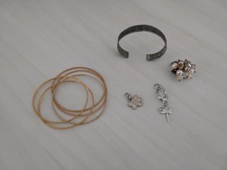 Bigiotteria donna: bracciali e ciondoli