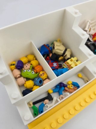 Expositor Lego Mini Figuras con almacenamiento.