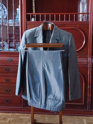 Traje de hombre Jaime Valentín con chaleco.