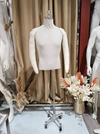 Maniquí Busto Hombre Atrezzo Barcelona.