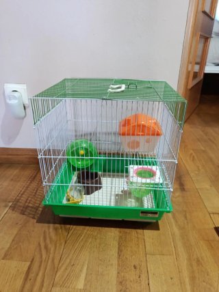 Jaula para hámster con accesorios