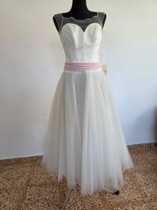 Vestido de Novia Blanco con Detalles Rosas