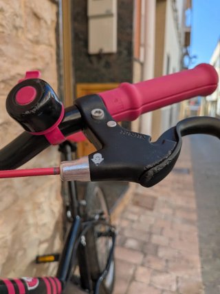 Bicicleta infantil B'Twin rosa y negra