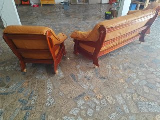 Sillones de cuero marrón