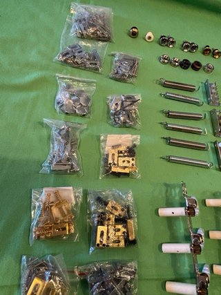 Gran lote de componentes de luthier
