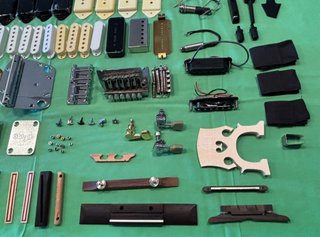 Gran lote de componentes de luthier