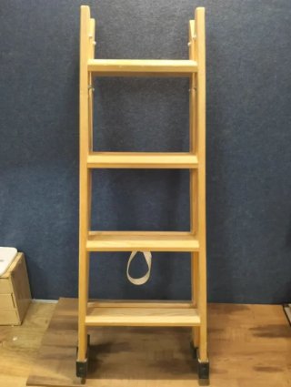 Escalera de madera SVELT S7 4 peldaños