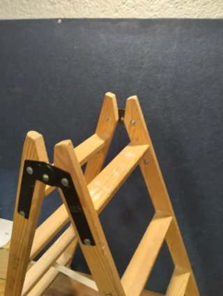 Escalera de madera SVELT S7 4 peldaños