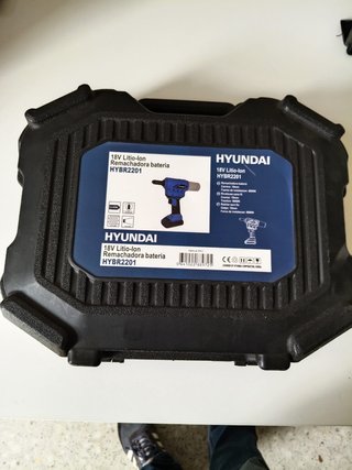 Remachadora Inalámbrica Hyundai HYBR220