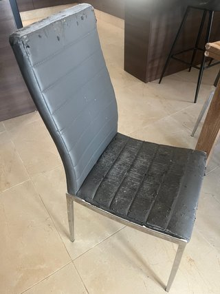 Silla de comedor gris y negra Tengo 6 iguales