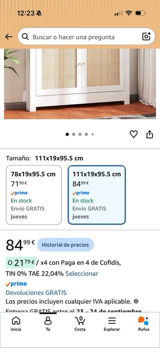 Mueble blanco cubre radiador con puertas de ratán