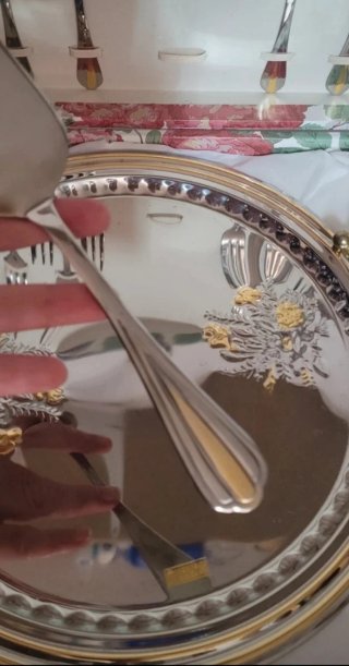 Estuche de cubiertos y bandeja chapados