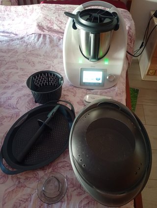 Bimby Vorwerk TM5 con accessori Varoma