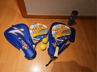 Racchette da padel con custodie e palline
