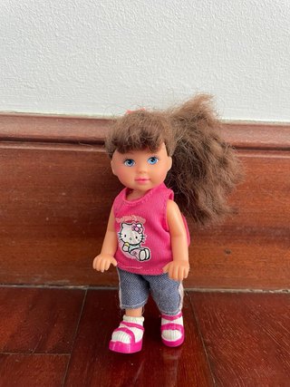 4 muñecos pequeños