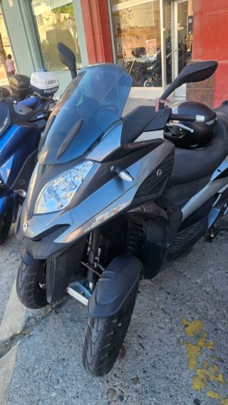 Quadro QV3 Maxi Scooter Negra/Gris