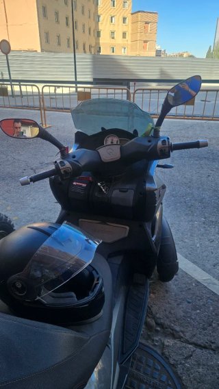 Quadro QV3 Maxi Scooter Negra/Gris