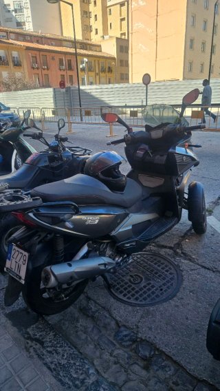 Quadro QV3 Maxi Scooter Negra/Gris