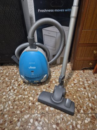 Aspiradora Ufesa Activa Azul