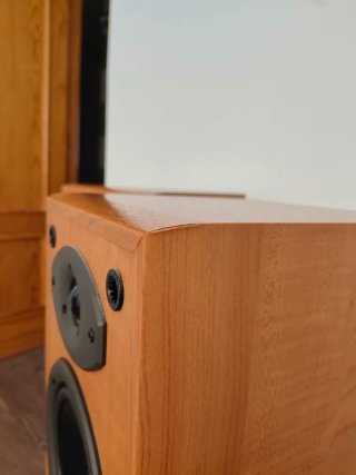 Altavoces columna Yamaha NS-45E