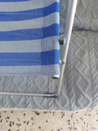 Dos sillas de playa plegables