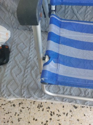 Dos sillas de playa plegables