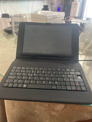Tablet pequeña con teclado