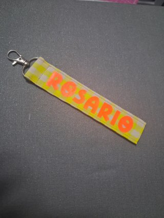 Llavero personalizado amarillo