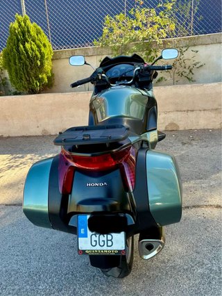 Honda Deauville (RC52)