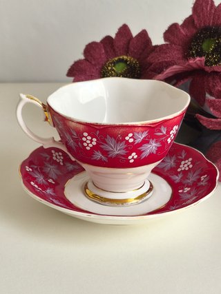 Taza y platillo Royal Albert porcelana inglesa
