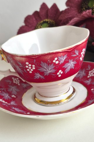 Taza y platillo Royal Albert porcelana inglesa
