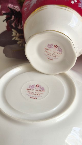 Taza y platillo Royal Albert porcelana inglesa