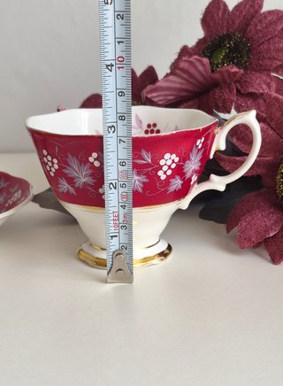 Taza y platillo Royal Albert porcelana inglesa