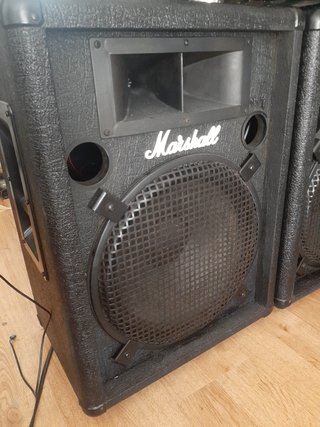 Amplificador Pioneer y 2 Altavoces Marshall