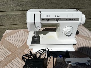 Máquina de coser Singer Mecánica - Revisada,