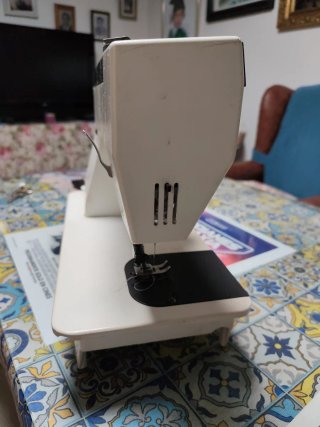 Máquina de coser Alfa Zig-Zag
