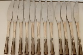 CUCHILLOS Y TENEDORES MARCA MONIX