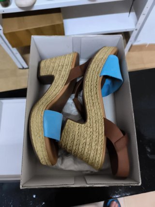 Sandalias cuña mujer azul y marrón