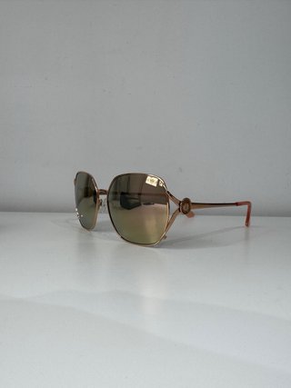 Gafas de sol Guess doradas