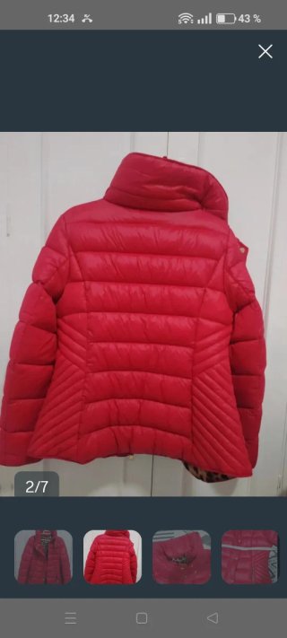 Chaqueta acolchada roja con forro leopardo