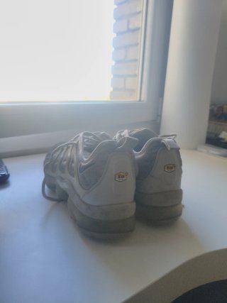 Nike Air VaporMax Plus Talla 42 Gris y Blanco