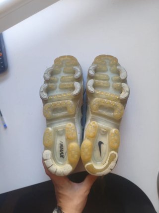Nike Air VaporMax Plus Talla 42 Gris y Blanco