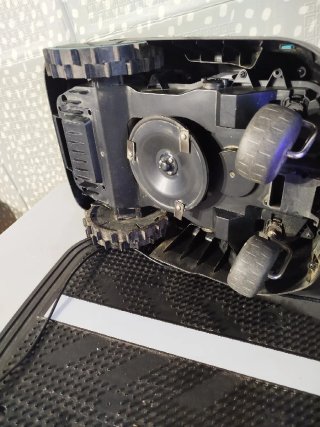 Robot cortacésped seminuevo