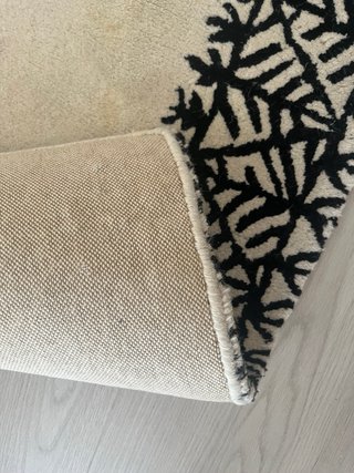 Alfombra Zara Home Lana Beige y Negro
