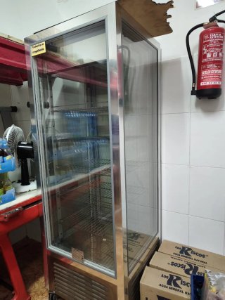 Vitrina refrigerada expositora