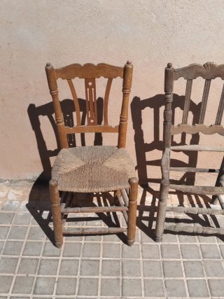 Conjunto de 2 Sillas Rústicas de Madera