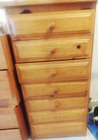 Cómoda de madera para dormitorio