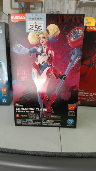 Figura Harley Quinn Champion Class Blokees