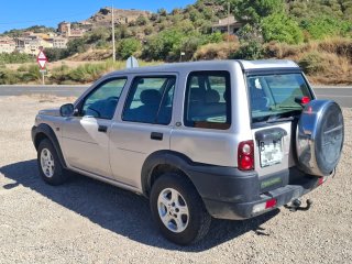 Land Rover Freelander con bola